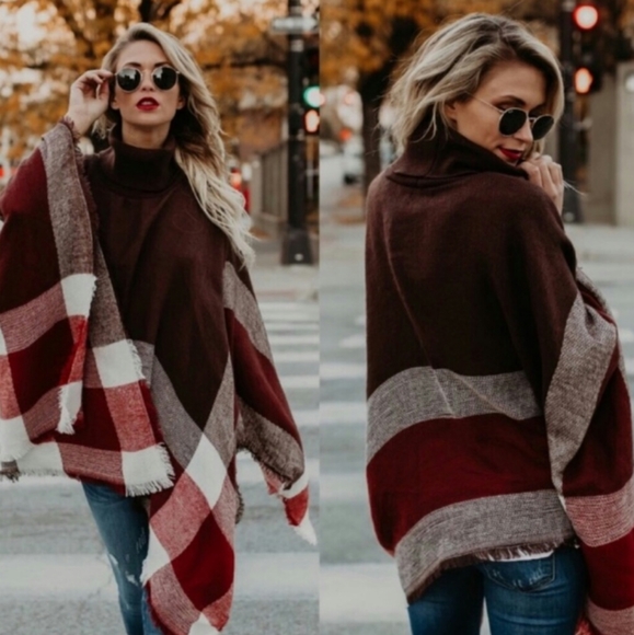 ellie & Kate Sweaters - Ellie & Kate Mocha Turtleneck shrug poncho NWT